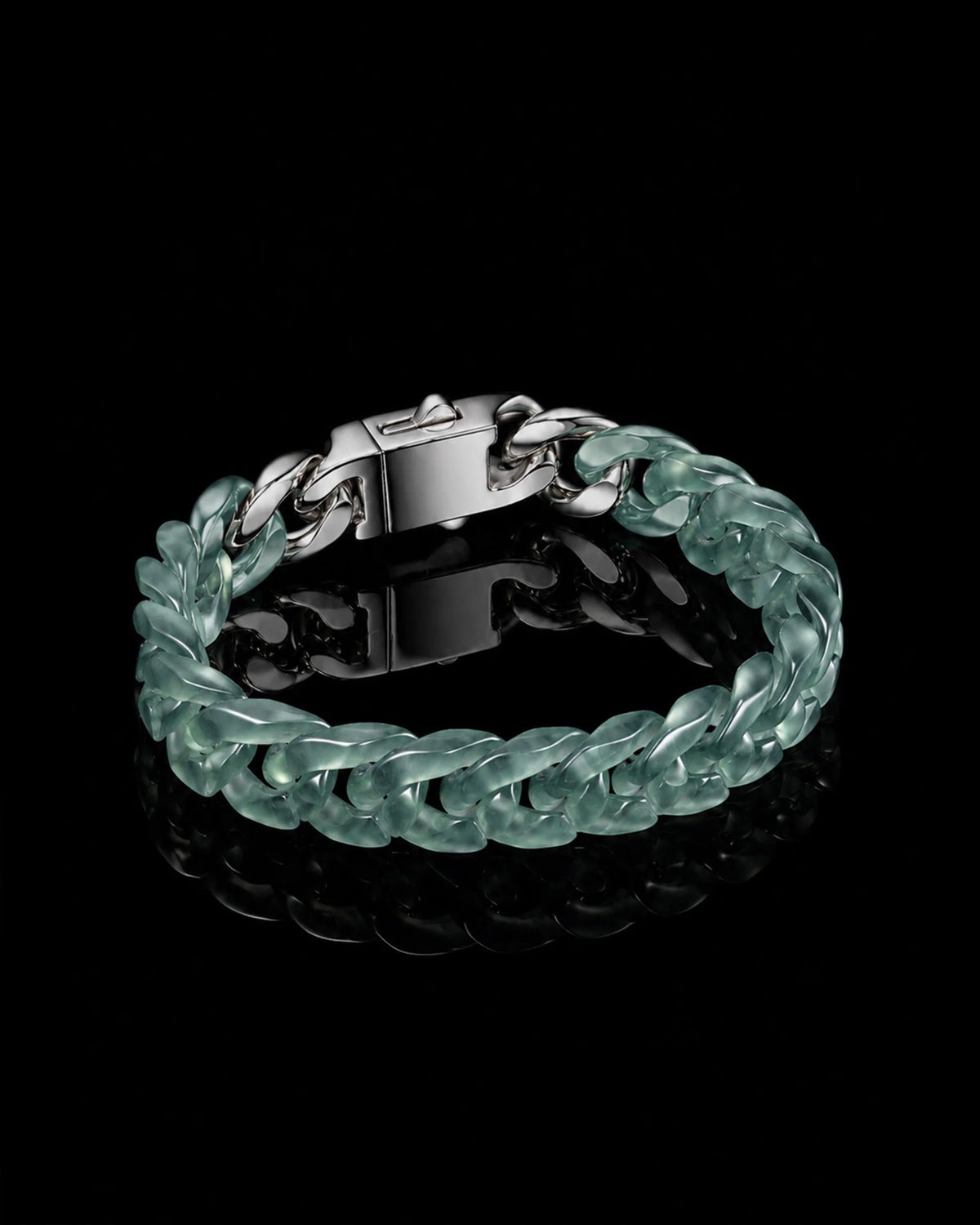 Box clasp detail