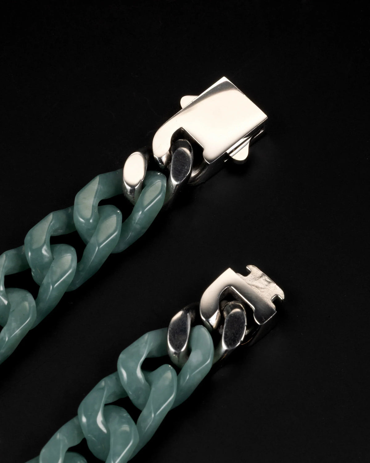 Single Piece Carved Cuban Chain Bracelet In Green Jade - Luzari