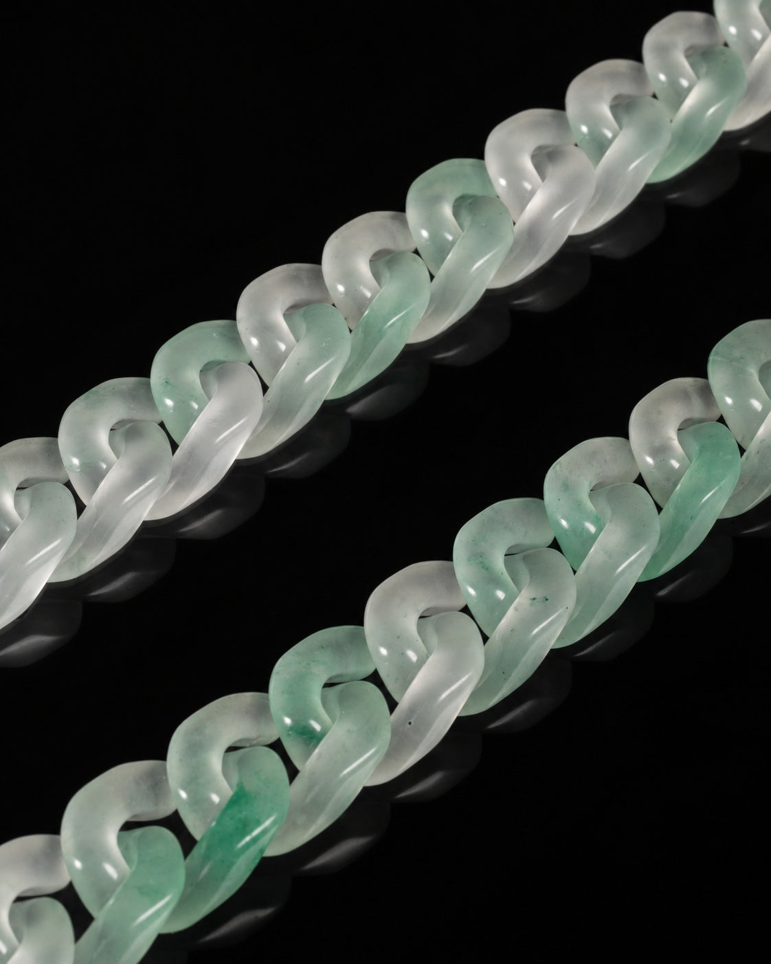 Light Green jade links, up close