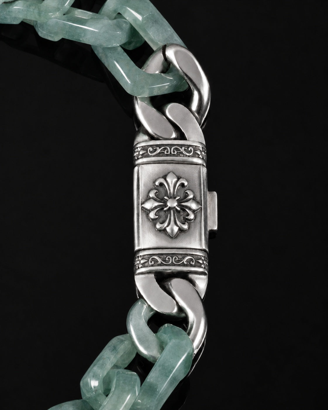 Silver Relic clasp, Light Green necklace